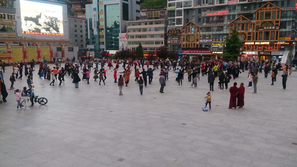 Kangding square dancing